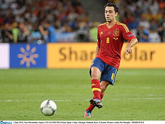 Spain legend Xavi self-isolati...